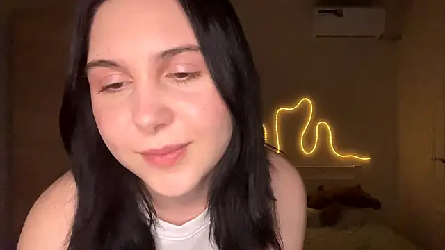 MyraLitterers online show from March 2026 05:18:02 PM