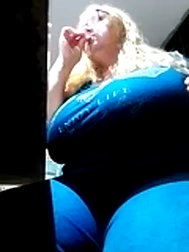 Snapshot of JennyInVegas chatting on November 2025 02:20:02 PM JennyInVegas online show from November 2025 02:20:02 PM