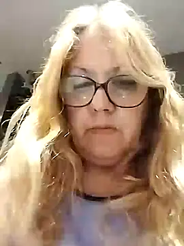 Snapshot of JennyInVegas chatting on December 2025 05:11:02 PM JennyInVegas online show from December 2025 05:11:02 PM