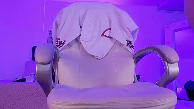 littlee red online show from February 2026 02:53:01 AM