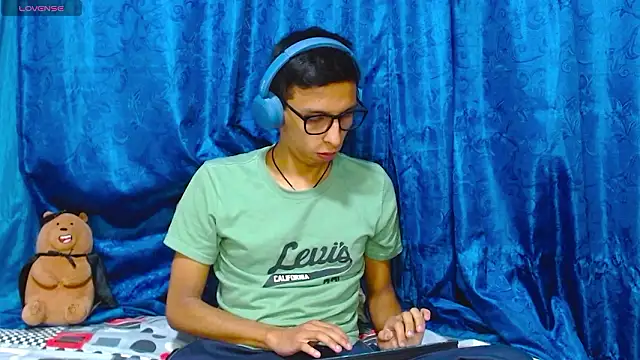 DavTwink3100 online show from March 2026 01:33:01 AM