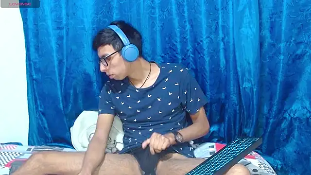 DavTwink3100 online show from April 2026 01:36:01 AM