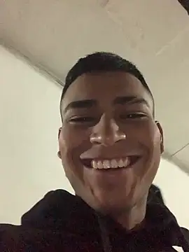 Emiliano Reyes online show from May 2026 02:52:01 AM