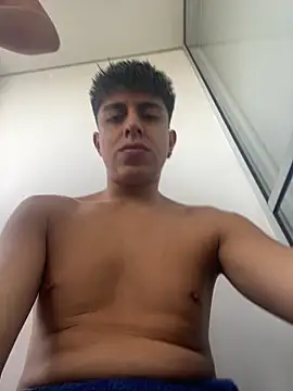 Snapshot of motomotoboy chatting on March 2026 09:17:01 PM motomotoboy online show from March 2026 09:17:01 PM