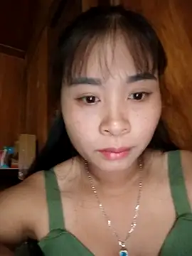 Squirrel-Pear online show from October 2025 02:50:02 AM