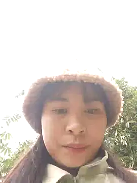 Squirrel-Pear online show from November 2025 10:16:01 AM