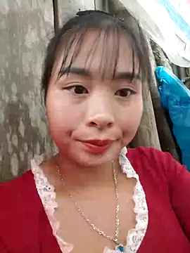 Squirrel-Pear online show from November 2025 03:56:01 AM