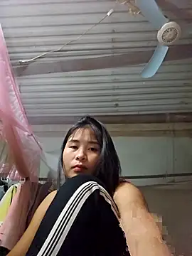 Squirrel-Pear online show from December 2025 04:12:02 PM