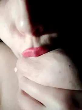 Loveyoudearxq online show from November 2025 01:55:02 PM