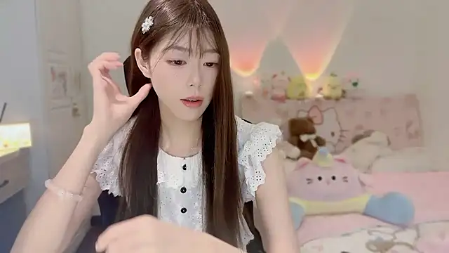 Onecutelittle online show from November 2025 06:37:02 AM