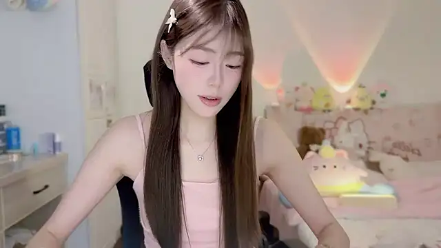 Onecutelittle online show from November 2025 06:25:02 AM