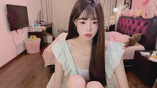 Snapshot of Onecutelittle chatting on May 2026 02:11:01 PM Onecutelittle online show from May 2026 02:11:01 PM