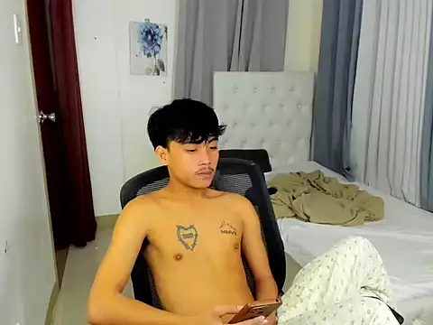 hardcocktwink online show from November 2025 04:40:02 PM