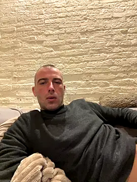 Rotteei1 online show from October 2025 06:03:01 AM