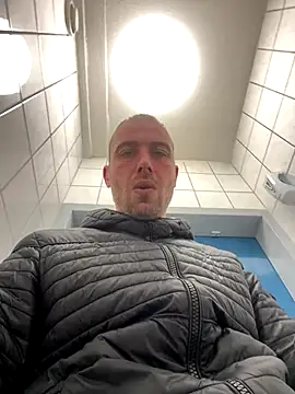 Snapshot of Rotteei1 chatting on December 2025 08:51:02 AM Rotteei1 online show from December 2025 08:51:02 AM