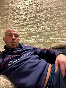 Snapshot of Rotteei1 chatting on January 2026 10:26:01 PM Rotteei1 online show from January 2026 10:26:01 PM