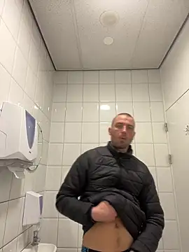 Snapshot of Rotteei1 chatting on January 2026 09:36:01 AM Rotteei1 online show from January 2026 09:36:01 AM