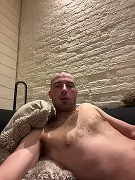 Snapshot of Rotteei1 chatting on February 2026 06:18:02 AM Rotteei1 online show from February 2026 06:18:02 AM