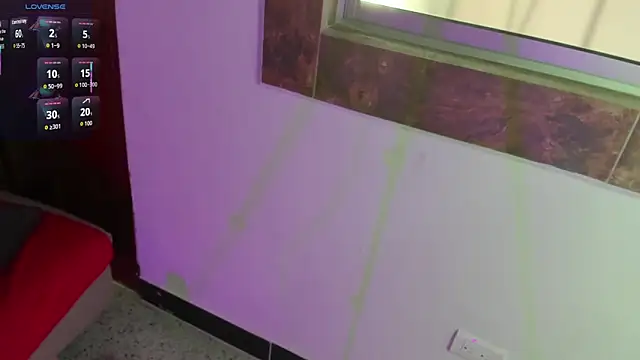 Nikki  uwu online show from April 2026 04:12:01 PM