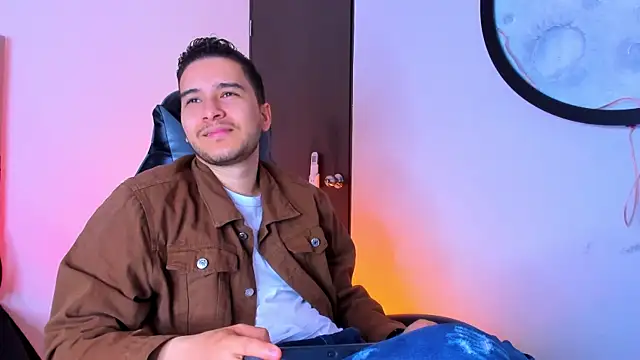 mike 257 online show from November 2025 11:43:01 AM