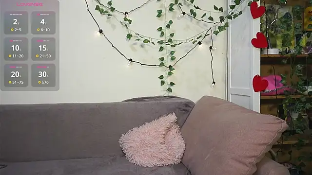 FabiolaCowing online show from November 2025 06:07:01 PM