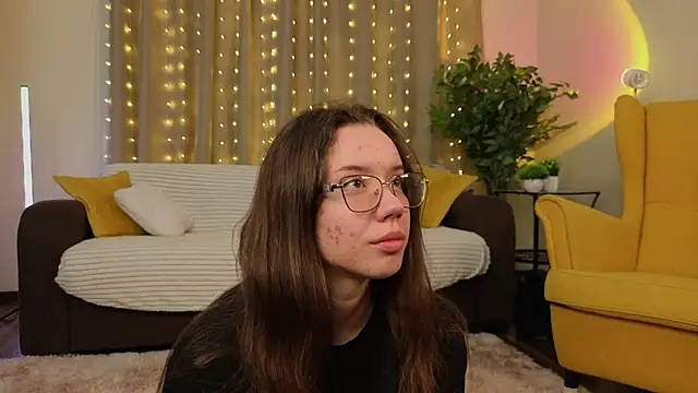 FabiolaCowing online show from November 2025 06:07:02 PM