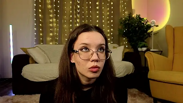 FabiolaCowing online show from November 2025 06:09:02 PM