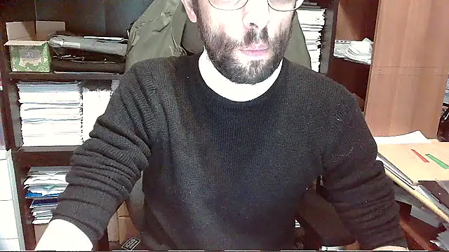 Snapshot of topg84 chatting on November 2025 06:07:02 PM topg84 online show from November 2025 06:07:02 PM