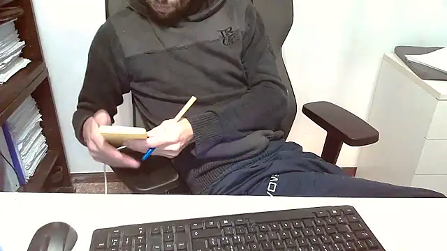 Snapshot of topg84 chatting on December 2025 07:45:02 PM topg84 online show from December 2025 07:45:02 PM