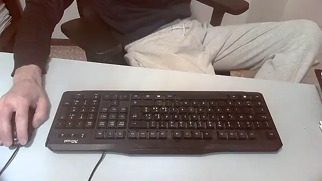 Snapshot of topg84 chatting on December 2025 04:13:02 PM topg84 online show from December 2025 04:13:02 PM