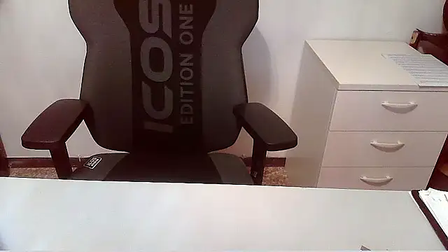 Snapshot of topg84 chatting on January 2026 06:01:01 PM topg84 online show from January 2026 06:01:01 PM