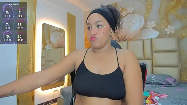 NahomiWalker  online show from February 2026 07:59:02 PM