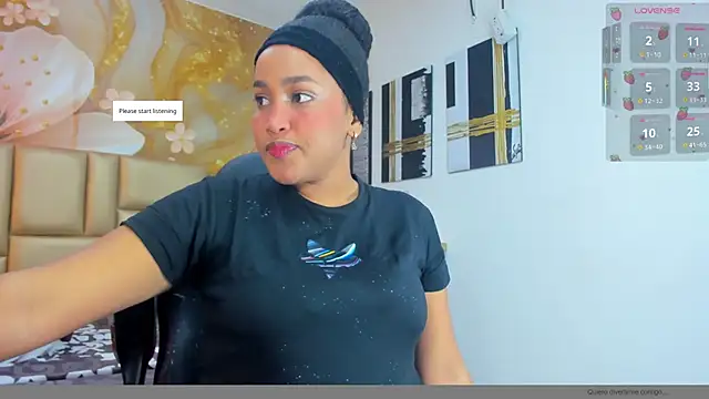 NahomiWalker  online show from April 2026 07:25:01 PM