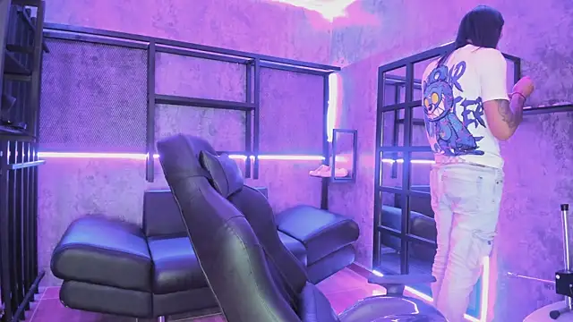 ArohomLester online show from January 2026 11:23:02 AM