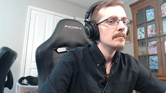 Snapshot of CasuallyCorrupt chatting on November 2025 03:50:01 AM CasuallyCorrupt online show from November 2025 03:50:01 AM