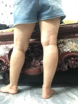 Snapshot of HinayLa chatting on April 2026 03:17:02 AM HinayLa online show from April 2026 03:17:02 AM