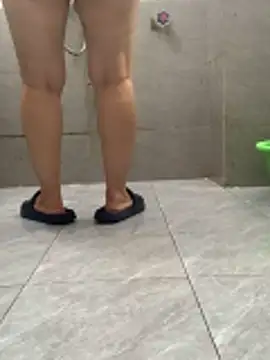 Snapshot of HinayLa chatting on April 2026 03:27:02 PM HinayLa online show from April 2026 03:27:02 PM