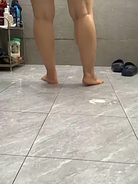 Snapshot of HinayLa chatting on April 2026 02:13:02 PM HinayLa online show from April 2026 02:13:02 PM