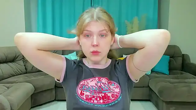 Stella Light online show from November 2025 04:28:02 AM