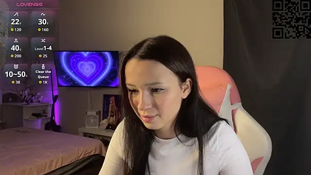 ella simons online show from November 2025 12:53:01 AM