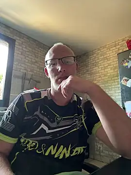 Cedric7653 online show from June 2026 05:42:01 AM