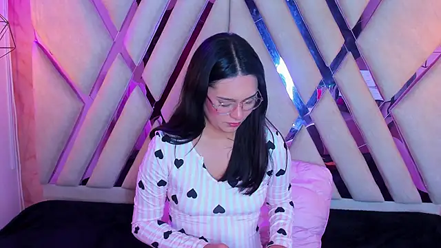 Isa doux online show from April 2026 04:32:01 AM