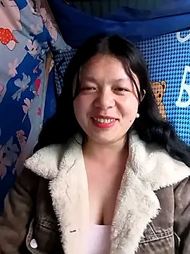 lisa-bae00 online show from March 2026 12:33:01 PM