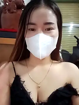 Snapshot of Family-Lovee chatting on November 2025 09:06:02 PM Family-Lovee online show from November 2025 09:06:02 PM