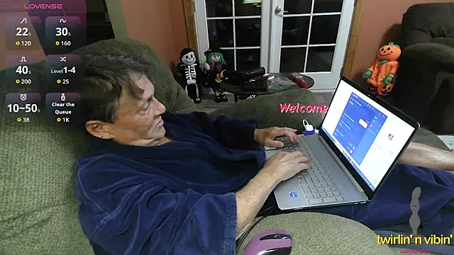 Snapshot of DoubleTrouble59 chatting on October 2025 04:27:01 AM DoubleTrouble59 online show from October 2025 04:27:01 AM