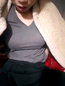 mekaka00 online show from November 2025 10:37:01 PM