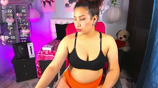 ROZZE MILA online show from March 2026 01:18:01 PM