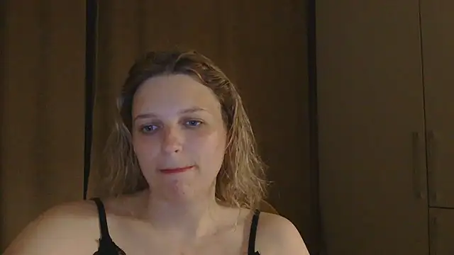 ElisSky301 online show from May 2026 08:06:01 PM