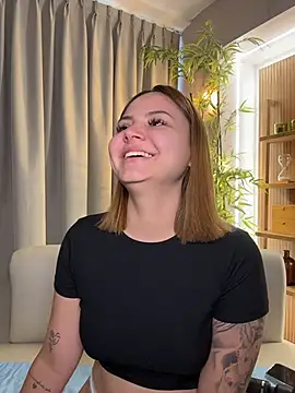 Snapshot of Beella1_ chatting on June 2026 11:51:02 AM Beella1 online show from June 2026 11:51:02 AM