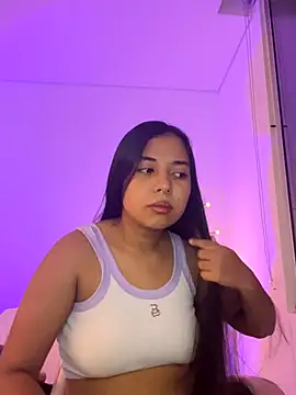 aly nicols online show from November 2025 11:40:02 PM